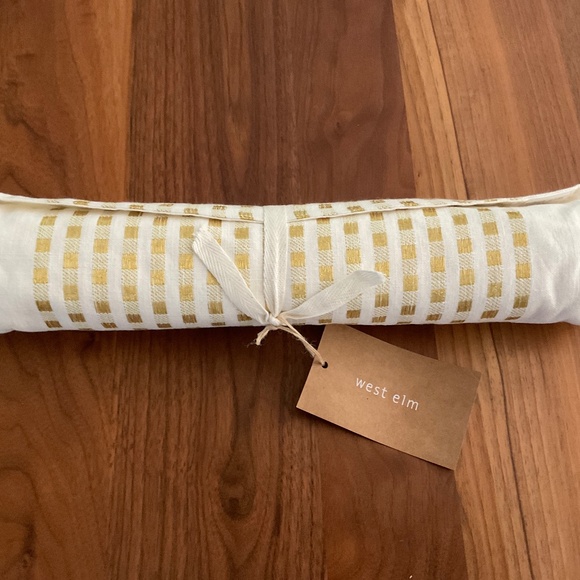 West Elm Other - West Elm Table Runner